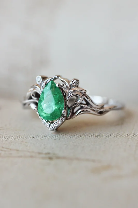 Natural emerald and diamonds engagement ring / Lida small