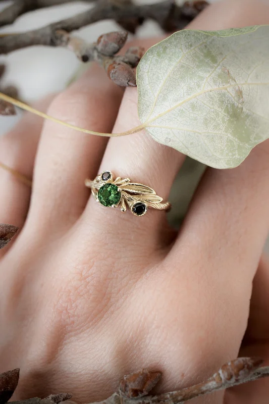 Olive branch ring with green tourmaline and black diamonds / Olivia