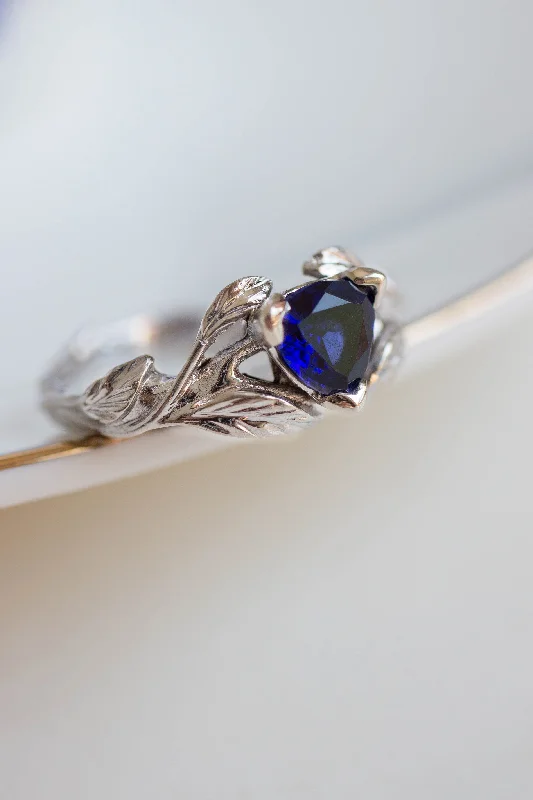 Trillion cut sapphire ring / Clematis