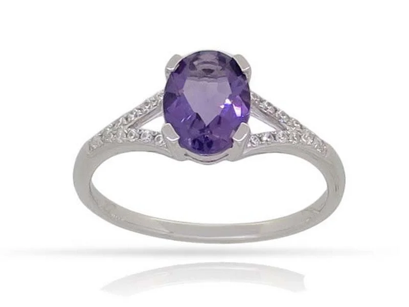 14k White Gold 1.24ct oval Amethyst and .12cttw Diamond Ring