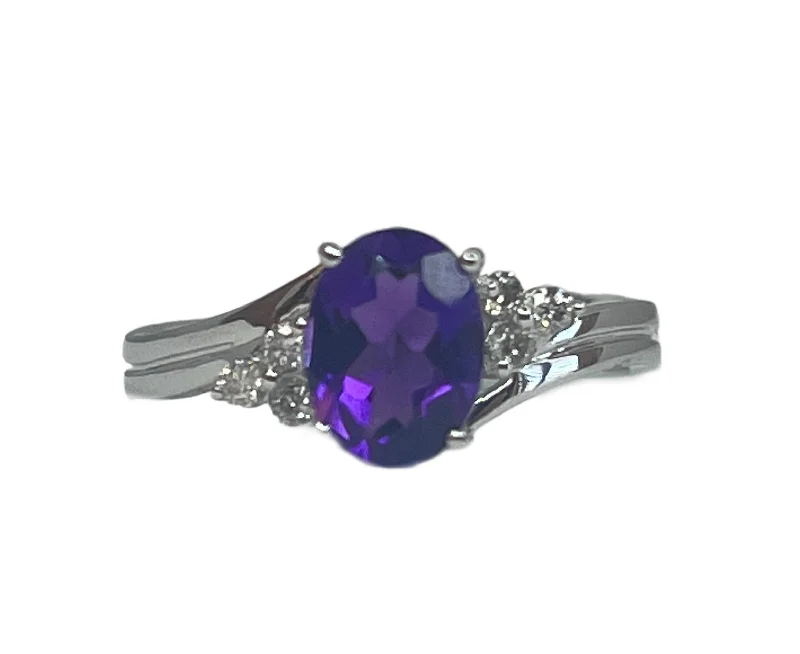 14k White Gold 1.36ct oval Amethyst & .12cttw Diamond Ring