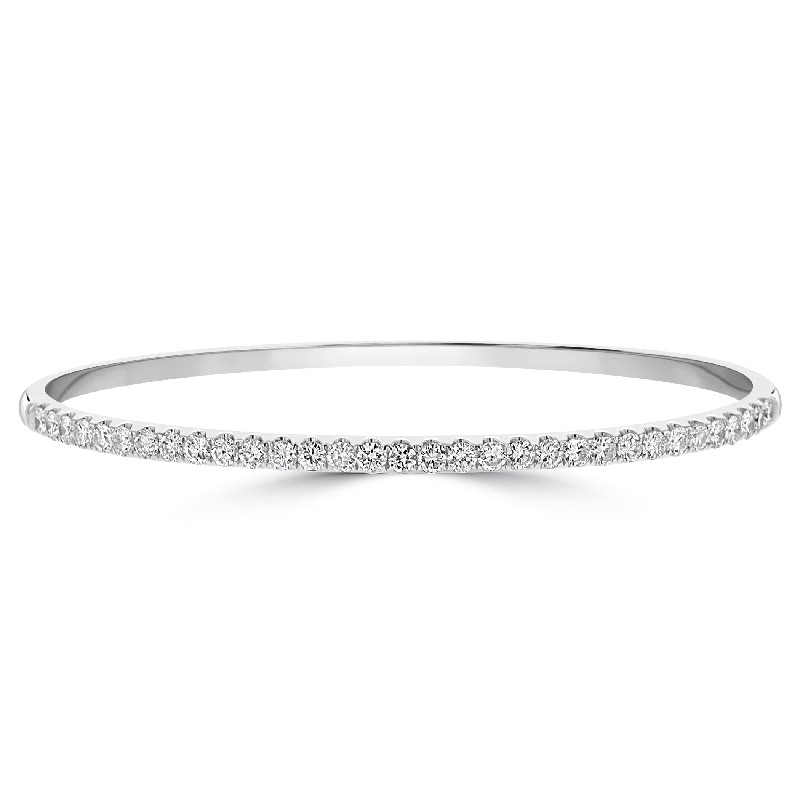 18KT WHITE GOLD 1.40 CTW DIAMOND OVAL BANGLE BRACELET