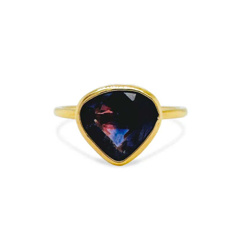 Blue Sapphire Tabiz Shape Ring In 18K Yellow Gold