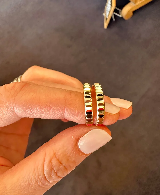 Fluted Zig Zag Ring