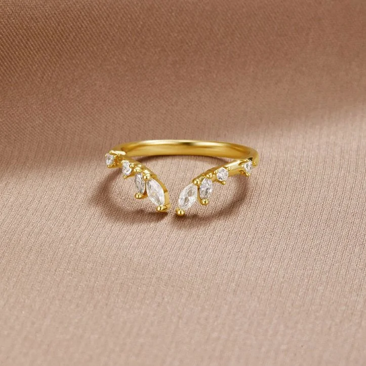 Lily Crystal Gold Vine Ring