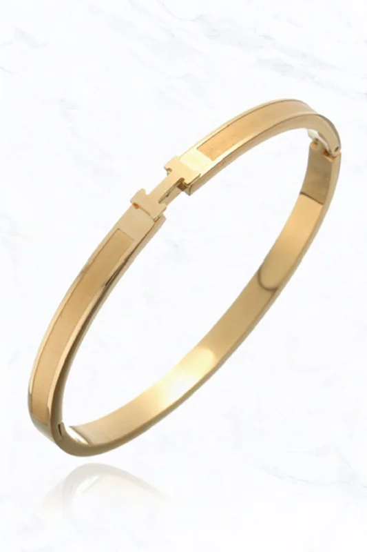 Sleek Gold Bangle Bracelet